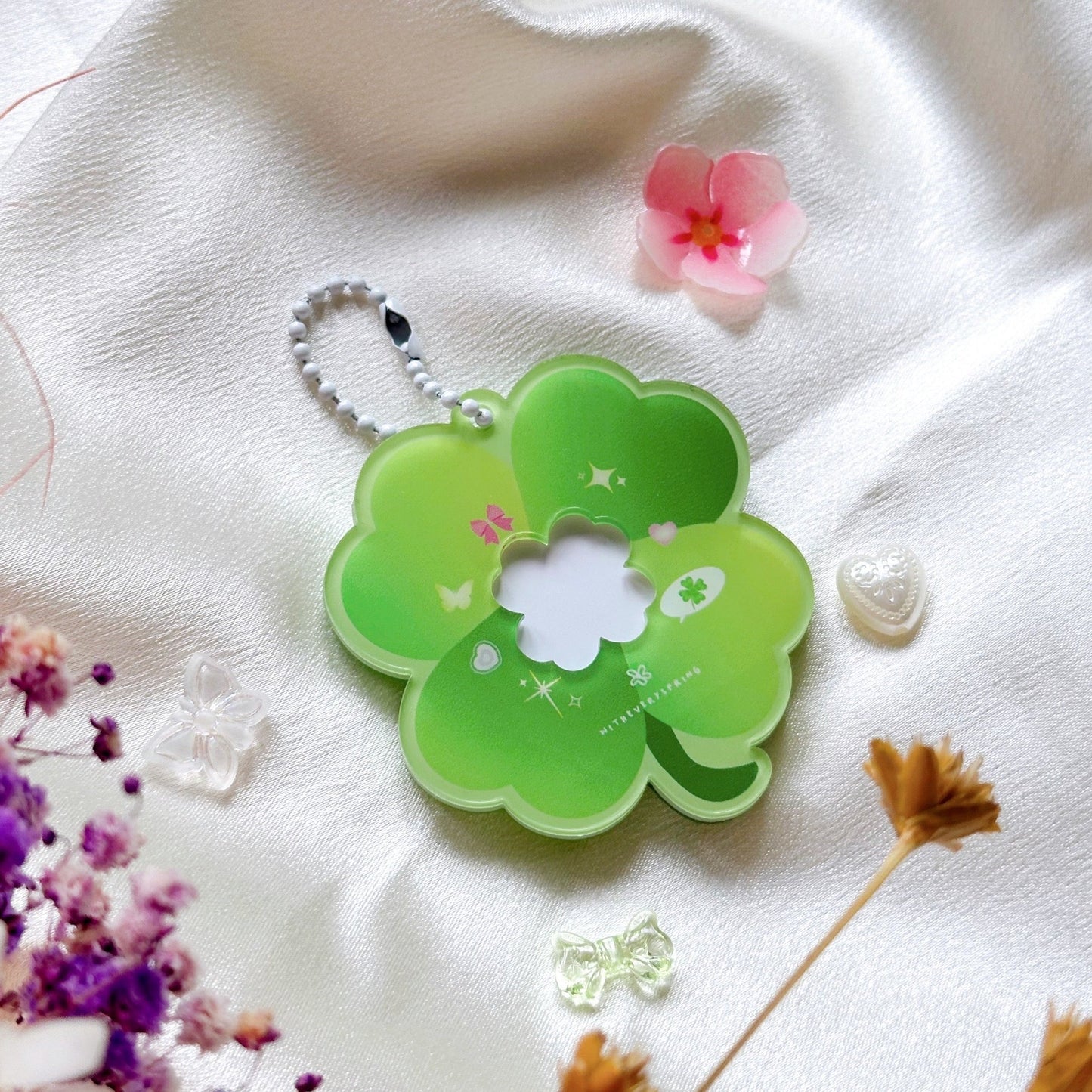 [NEW!] Clover ID Acrylic Cardholder